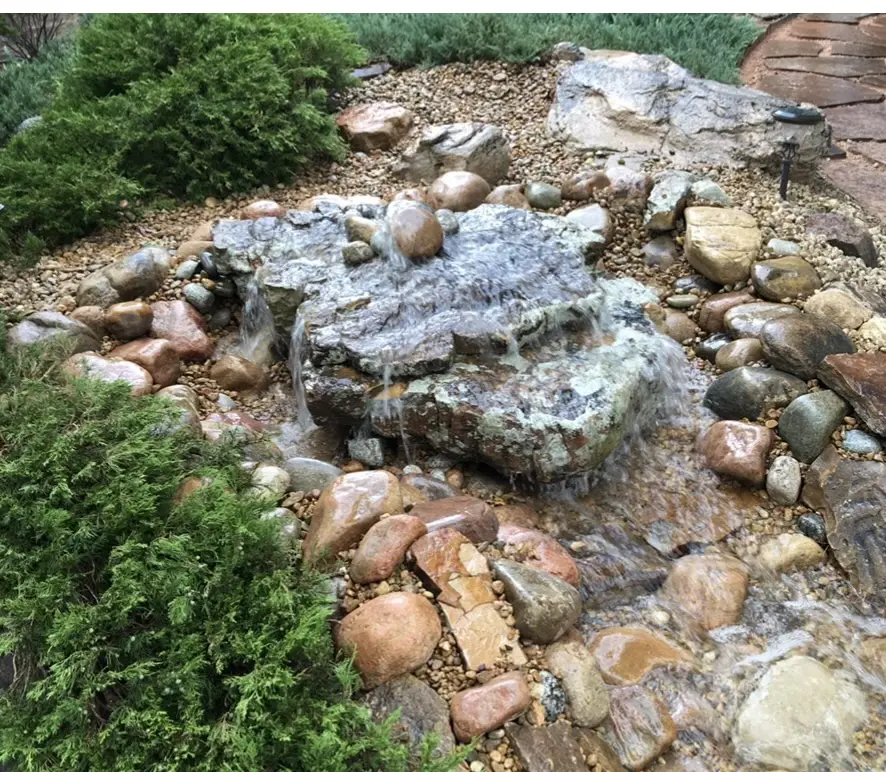 stand alone bubbling rock